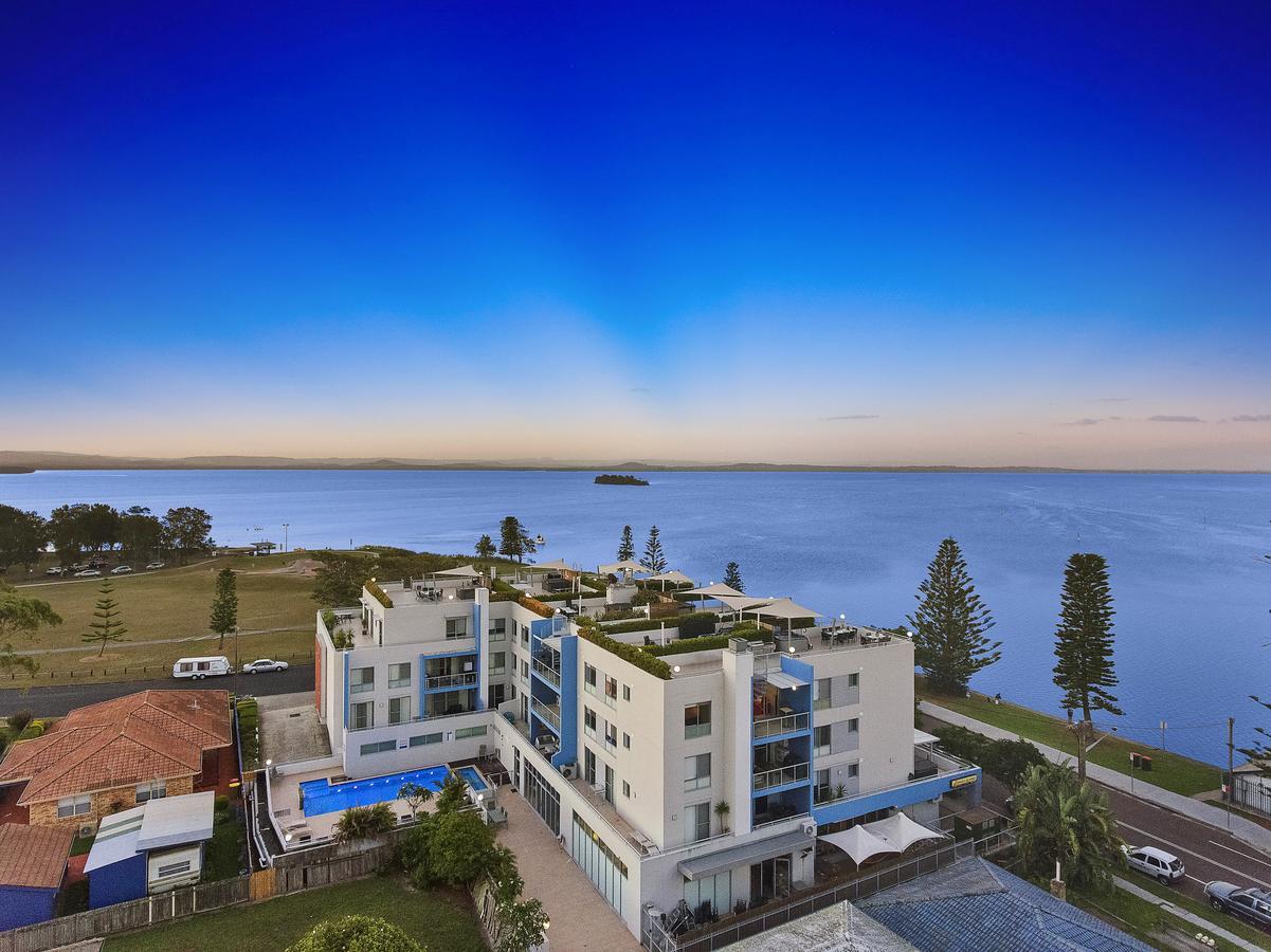 Lakeside Waterfront Apartment The Entrance ภายนอก รูปภาพ